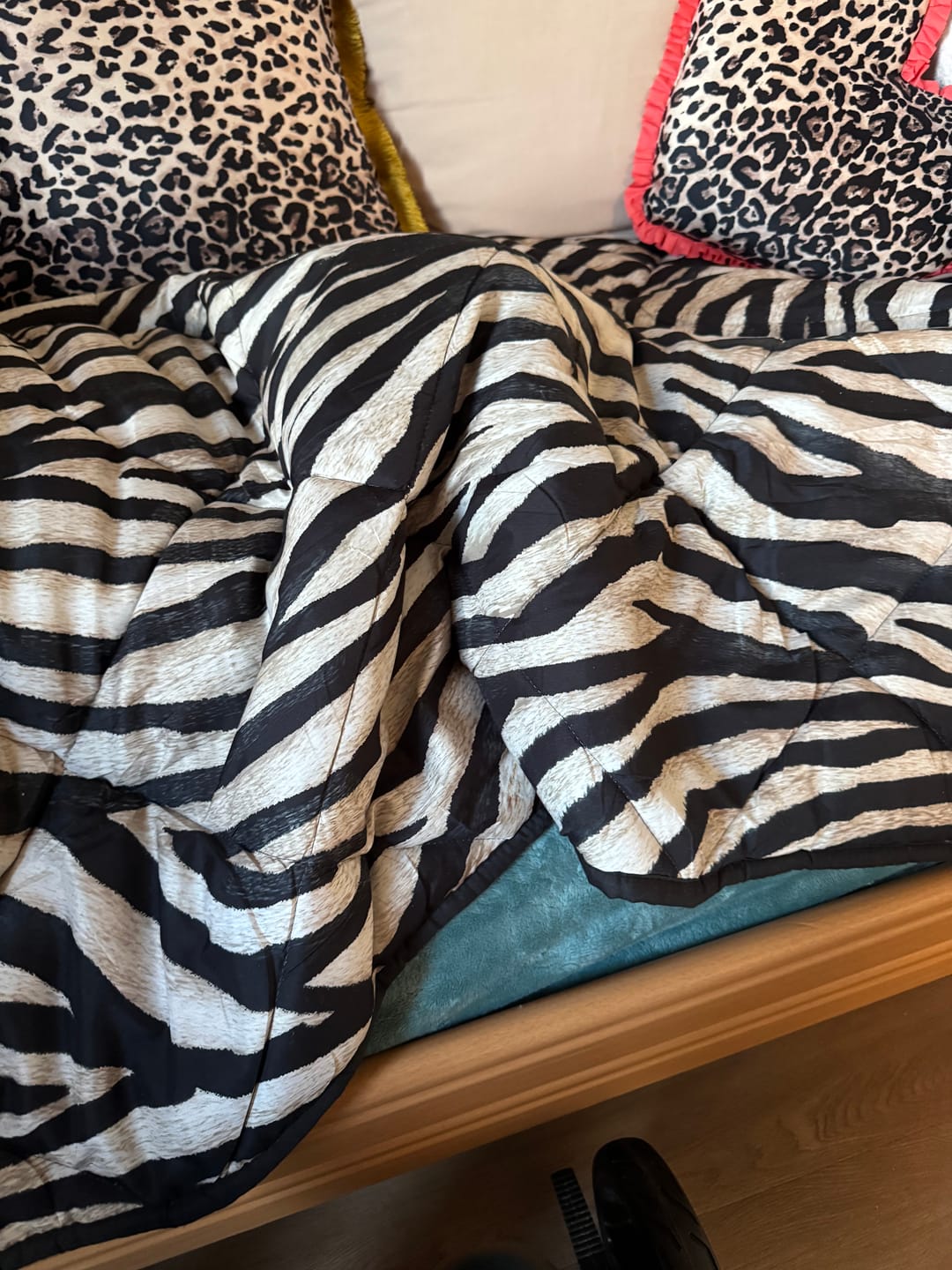 Customer photo review of Dekbed Zonder Overtrek Mat Satijn Tiger Black Gold