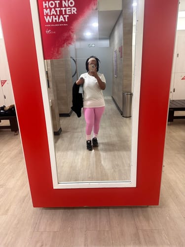 Customer photo review of High Waist Pink Legging with Pockets