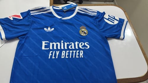 Customer photo review of Camiseta Real Madrid Third  25/26