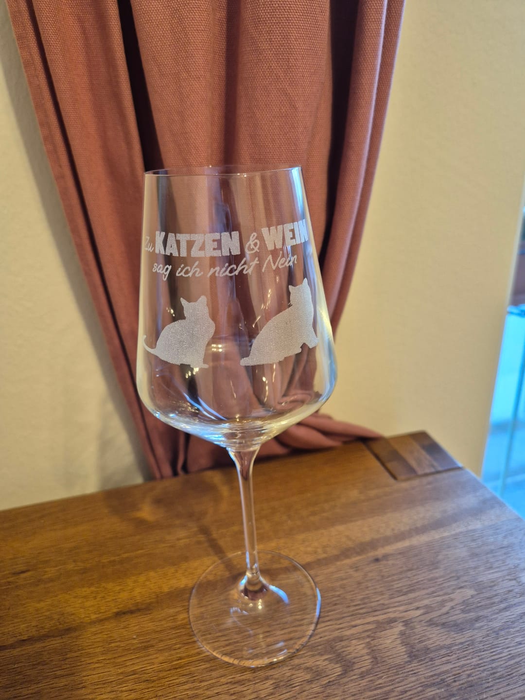 Customer photo review of Zu Katze und Wein sag ich nicht nein - Individuelles Weinglas