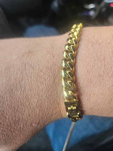 Reseña con foto de un cliente sobre Pulsera Cuban Oro 8mm