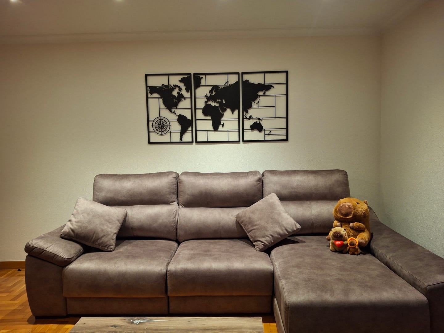 Customer photo review of Décoration Murale en Métal - Triptyque Carte du Monde (M4)