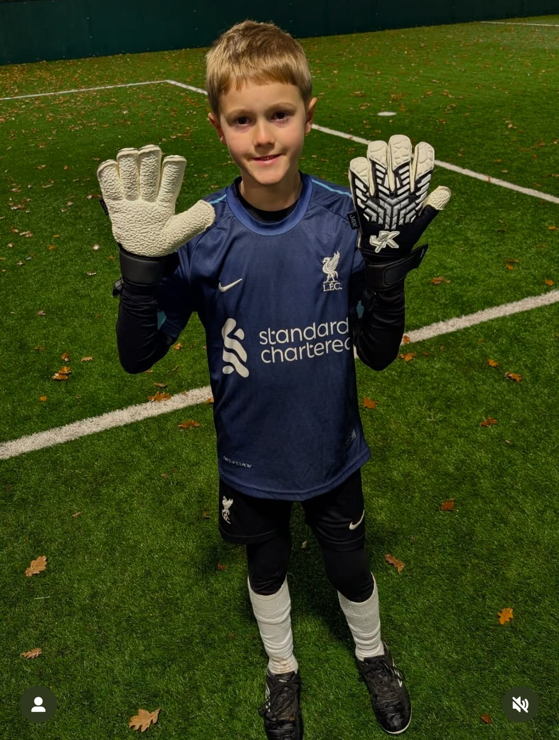 Customer photo review of 3G Techno AstroTurf Roll Finger