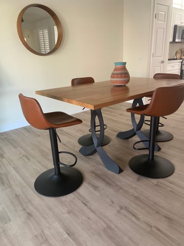 Customer photo review of 418 Curva 28" H Dining Table Curved Legs