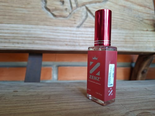 Customer photo review of Perfume Tendencia D BLACK OPIUM OVER RED NUEVO DICIEMBRE zenz