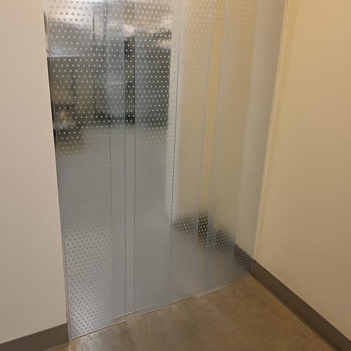 Customer photo review of Perforated PVC Strip Cut to Size – Air Flow with Insect Protection, 200mm x 2mm, Clear, UV-Resistant – Ideal for Kitchens and Catering, 50m Roll