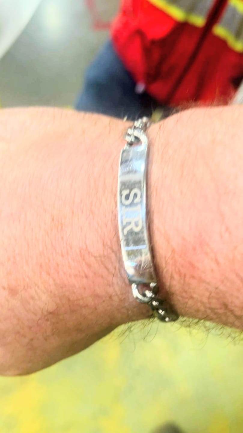 Customer photo review of 7mm Figaro Link ID Bracelet