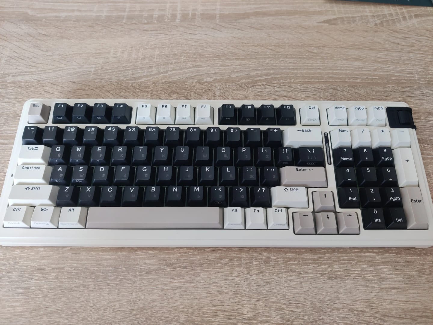 Customer photo review of KZZI K98 Retro Gaming Office Mechanical Keyboard – 98% Layout