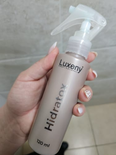 Reseña con foto de un cliente sobre Hidratox, tratamiento efecto bótox capilar instantáneo