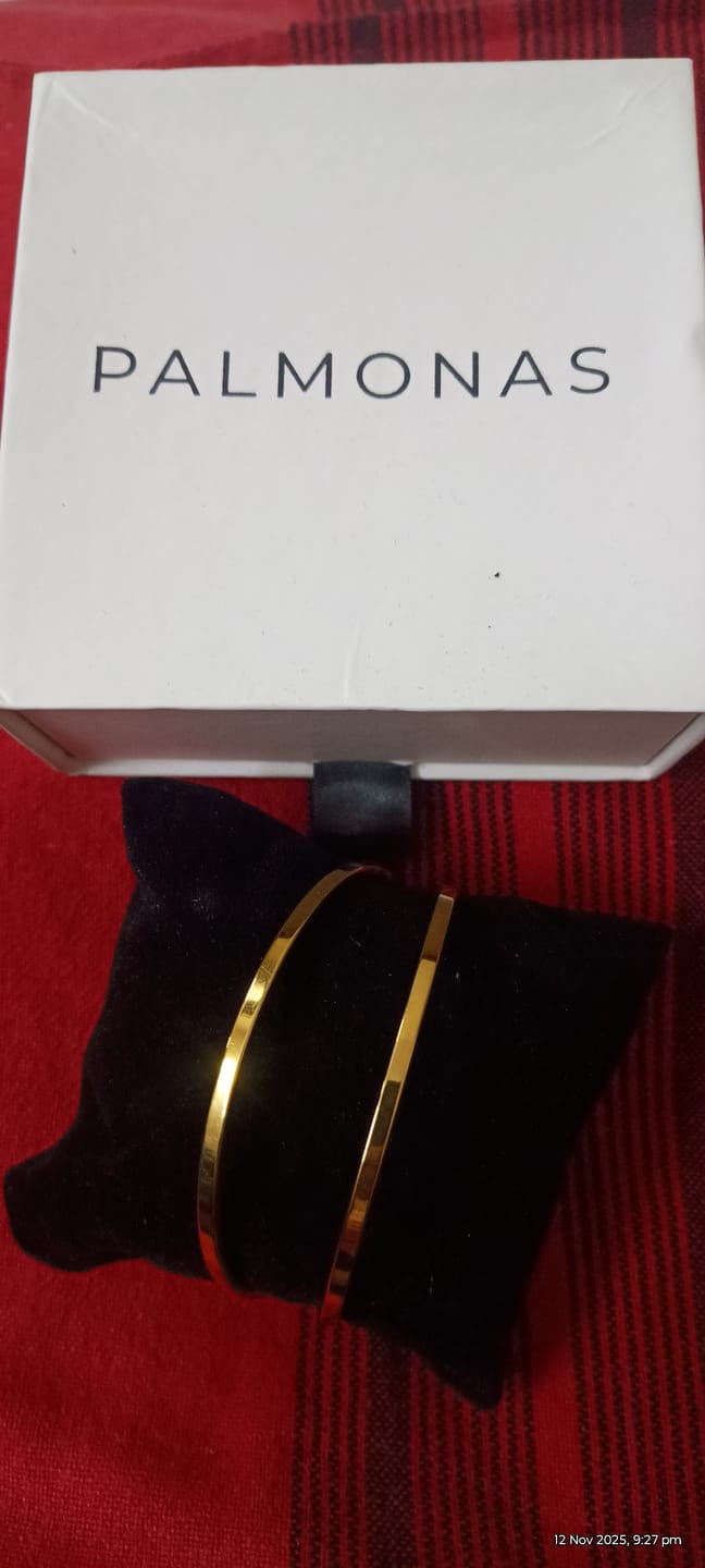 Customer photo review of Flat Wire Bangle Bracelet