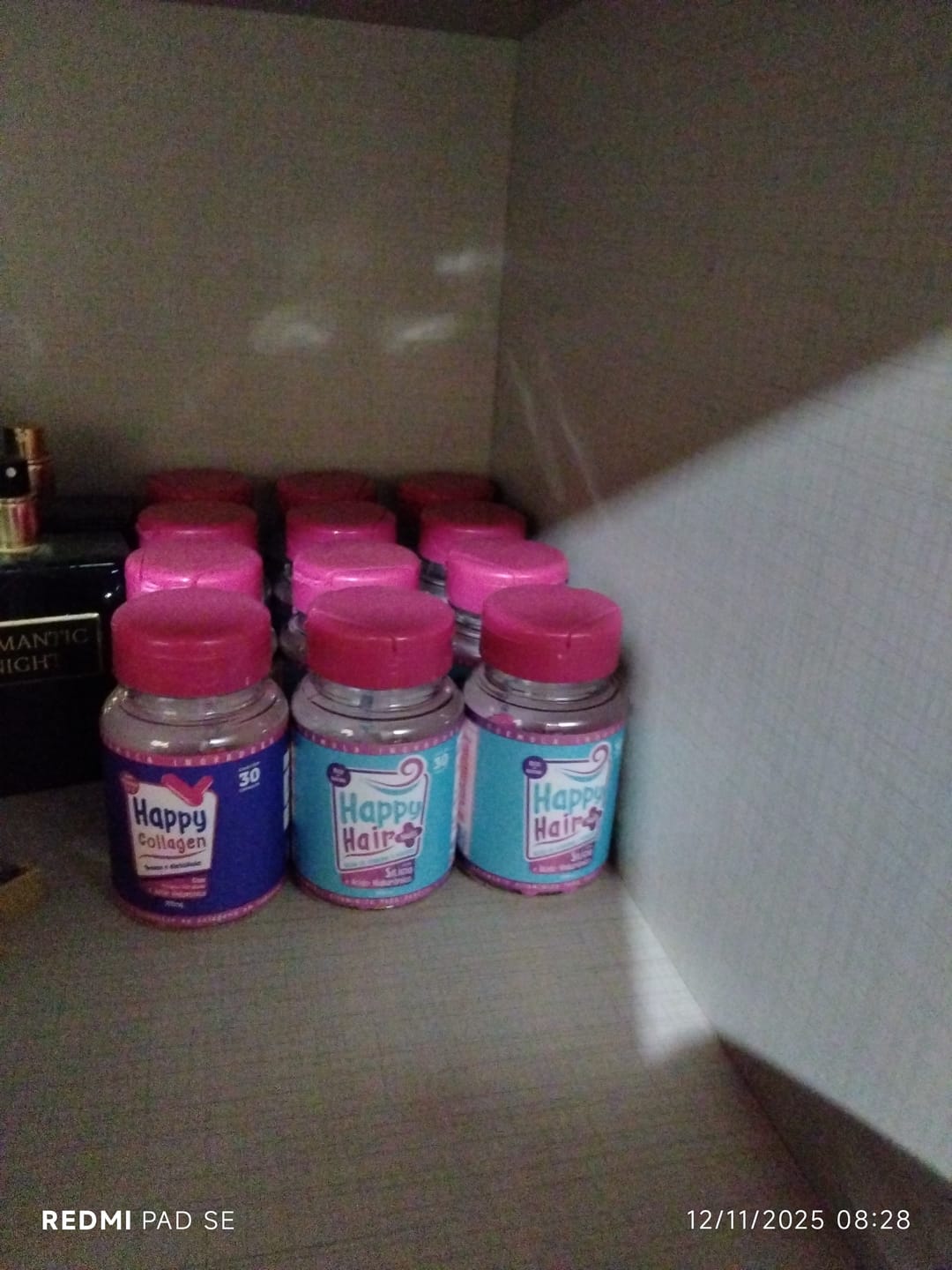 Customer photo review of Happy Hair 6 Potes + 6 Potes Grátis + 1 Melatonina + 1 Colágeno + 1 Happy Calm (Total 15 Potes)