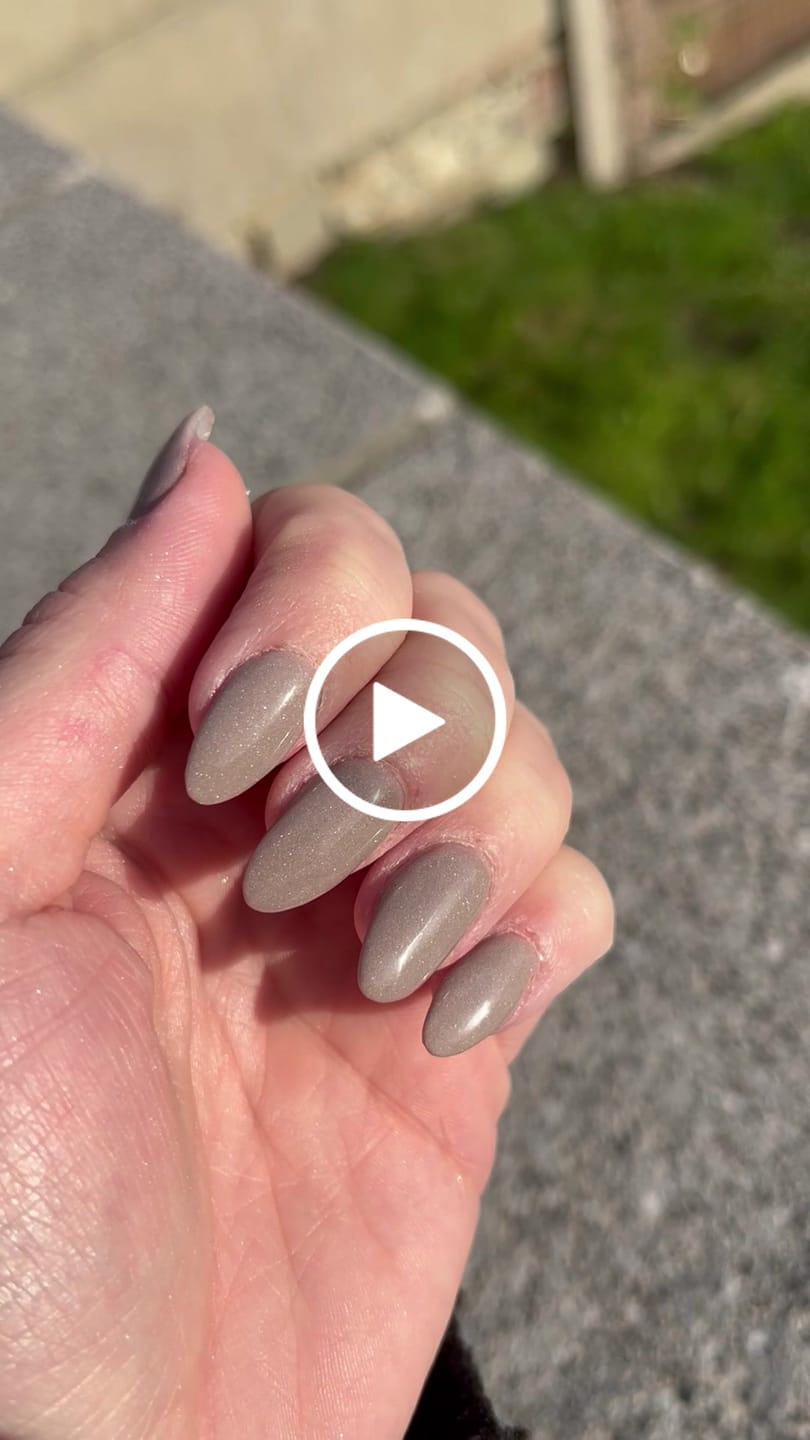 Customer video review of Autumn Tea Gold Dipping Powder