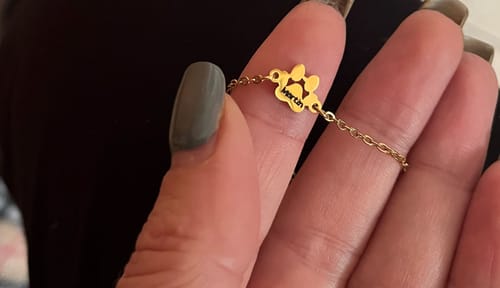 Customer photo review of Βραχιόλι με χάραξη το όνομα του Δικού σας Κατοικίδιου - Tiny Paw