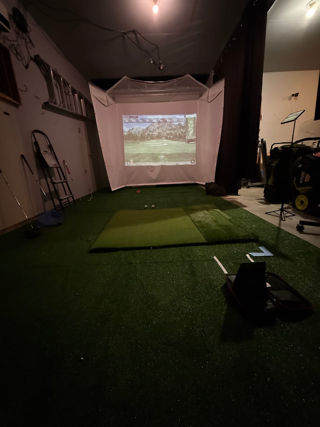 Customer photo review of HomeCourse Pro 180 Retractable Golf Simulator Screen