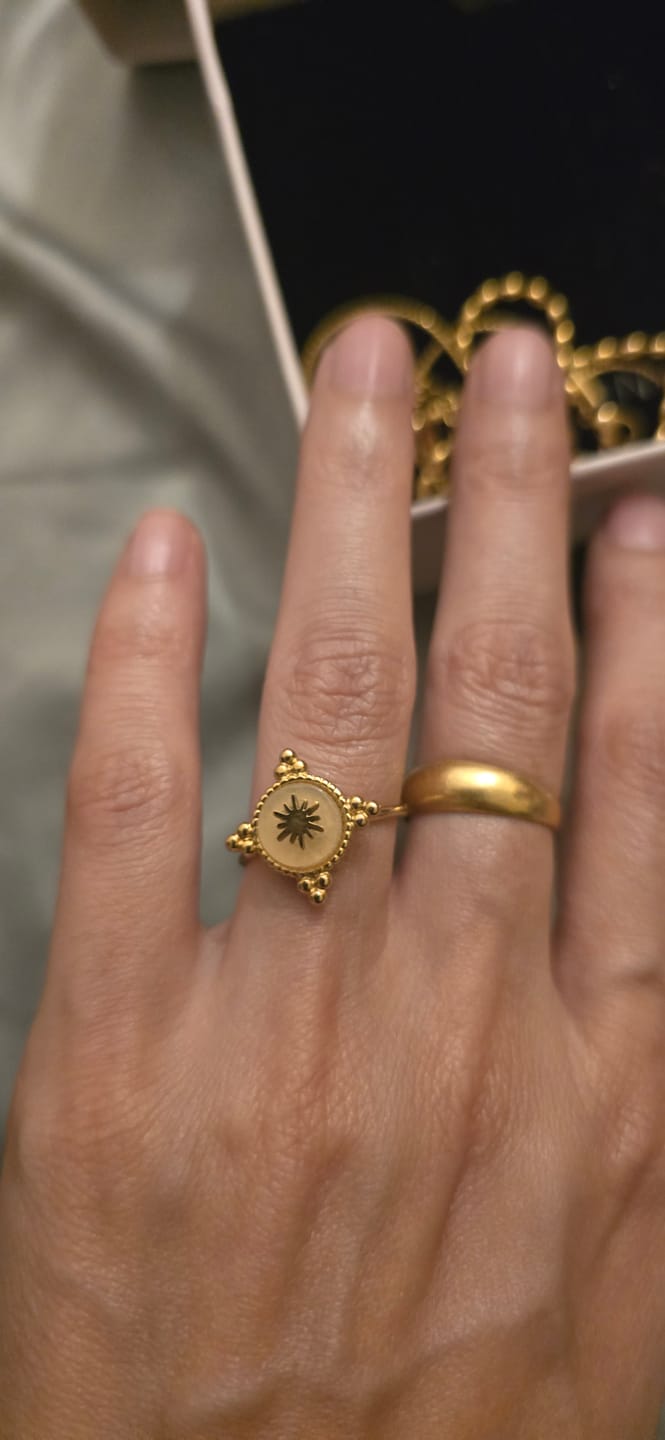 Customer photo review of Golden Snowflake Vintage Ring