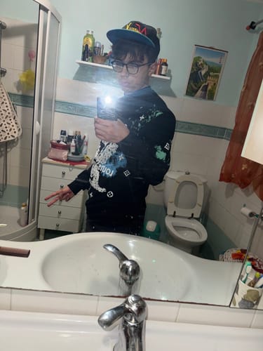 Marco L. review of Felpa girocollo con stampa LV image 1 out of 1