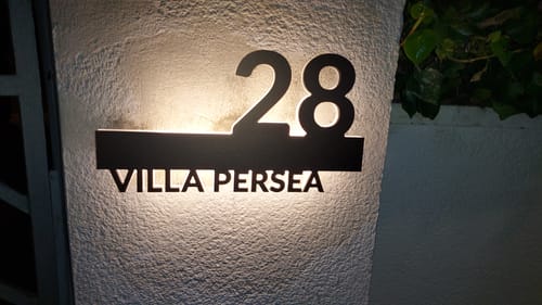 Customer photo review of Numero civico luminoso modello Line Ray 02