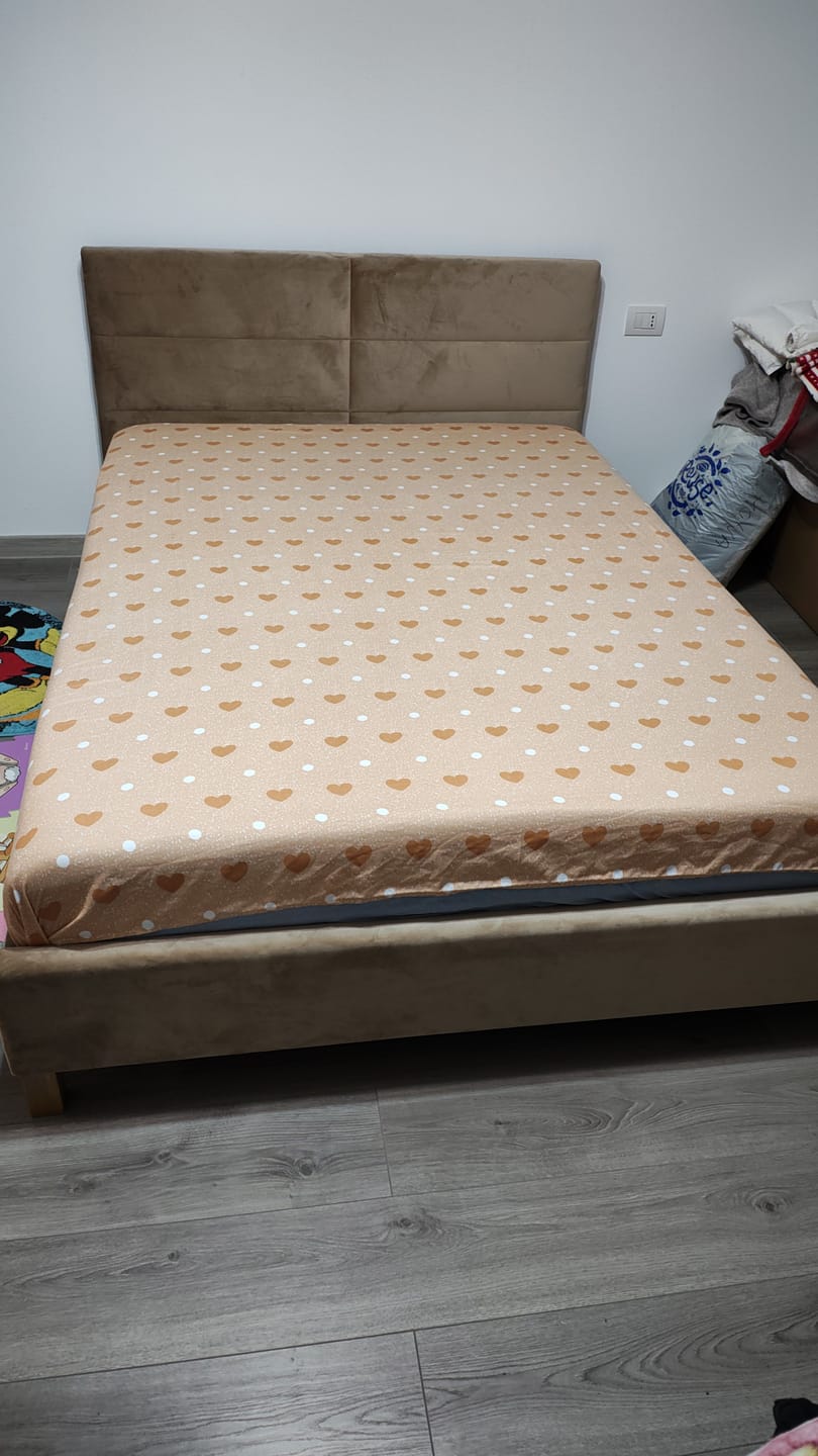 Customer photo review of Pat SIERRA 140x200, stofa catifelata, bej - Bluvel 28, somiera inclusa