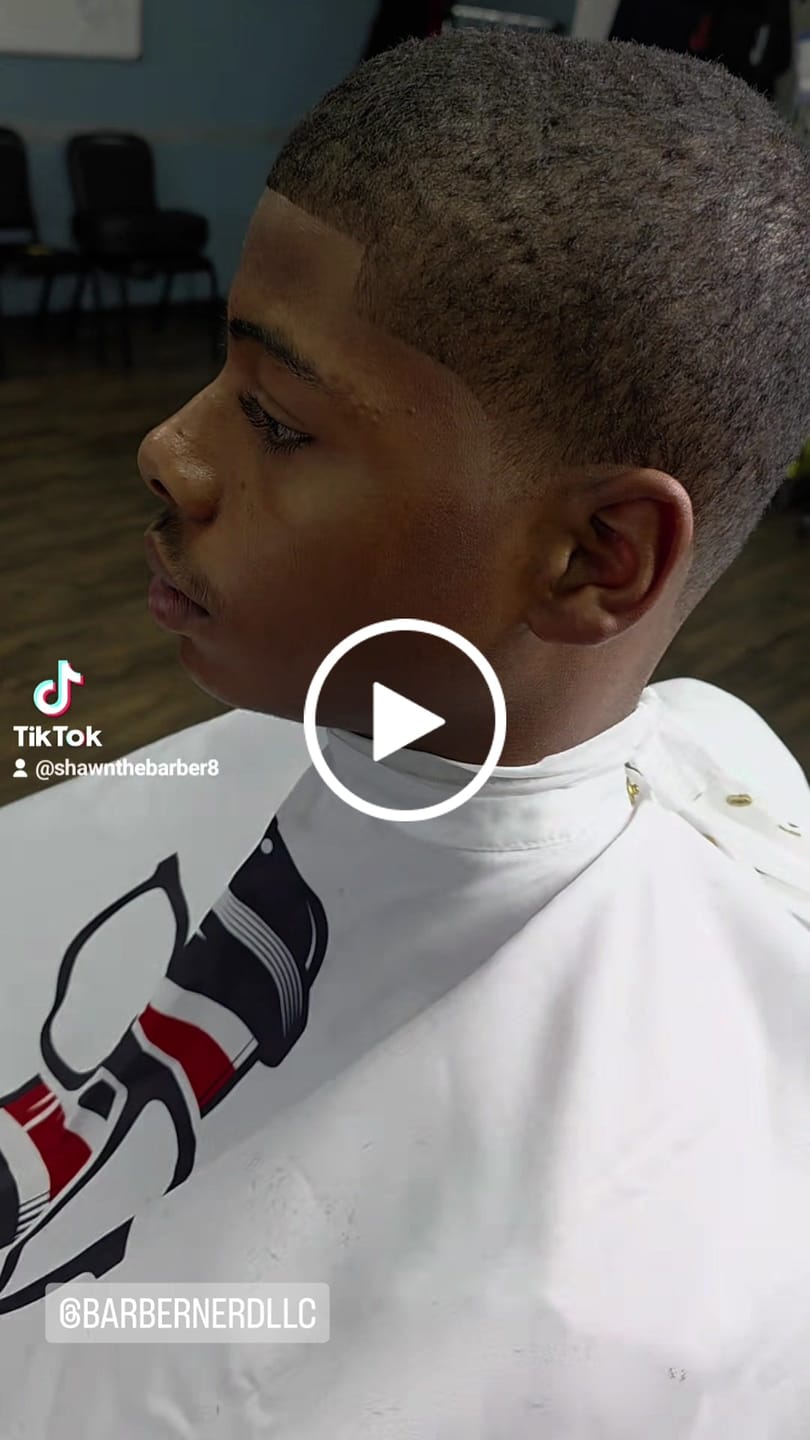 Customer video review of Customize Your Cape