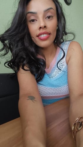 Customer photo review of Lace Front HD Priscila Castanho Ondulada