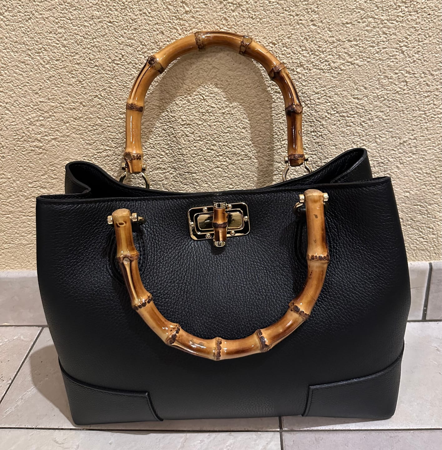 Customer photo review of Annalisa - Borsa Donna in Pelle con Manici in Bambù – Made in Italy