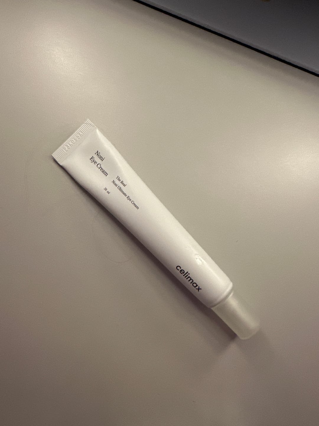 Customer photo review of Atjaunojošs krēms ādai ap acīm ar noni ogu ekstraktu un peptīdiem Celimax The Real Noni Ultimate Eye Cream