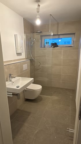 Customer photo review of SONNI Walk In/ Begehbare Dusche Duschabtrennung Duschwand Nano Klarglas Glasstärke 8mm Breite 70-120cm