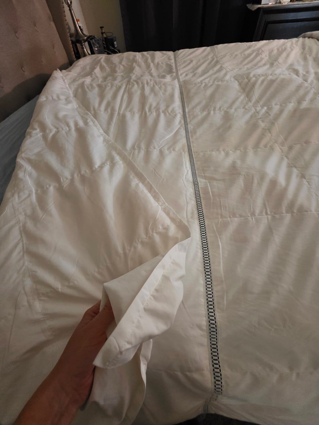 Customer photo review of Luxecool™ Ultra-Lightweight Cooling Down Blanket