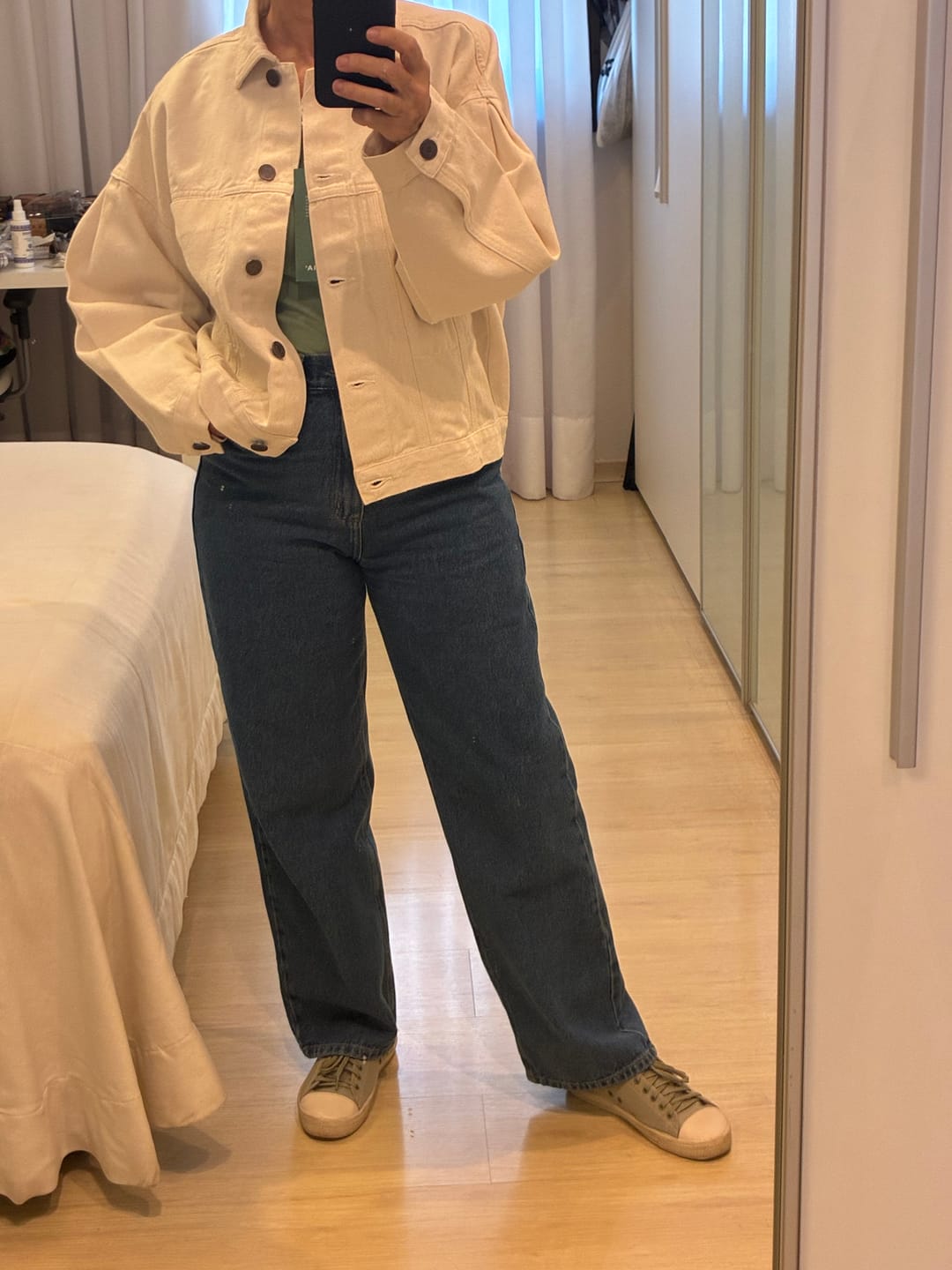 Customer photo review of Jaqueta Jeans Oversized Andiroba Bege