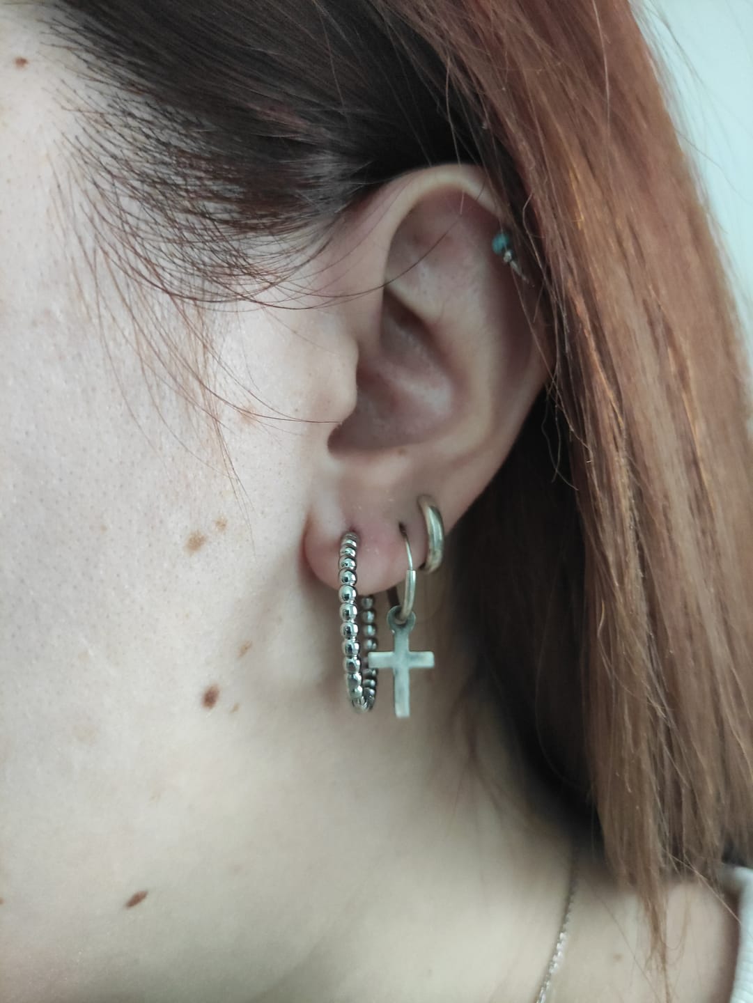 Customer photo review of Pendientes Aros Bolas