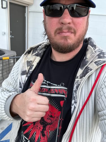 Customer photo review of Waylon Jennings Fan Club Subscription Tee Shirt Box