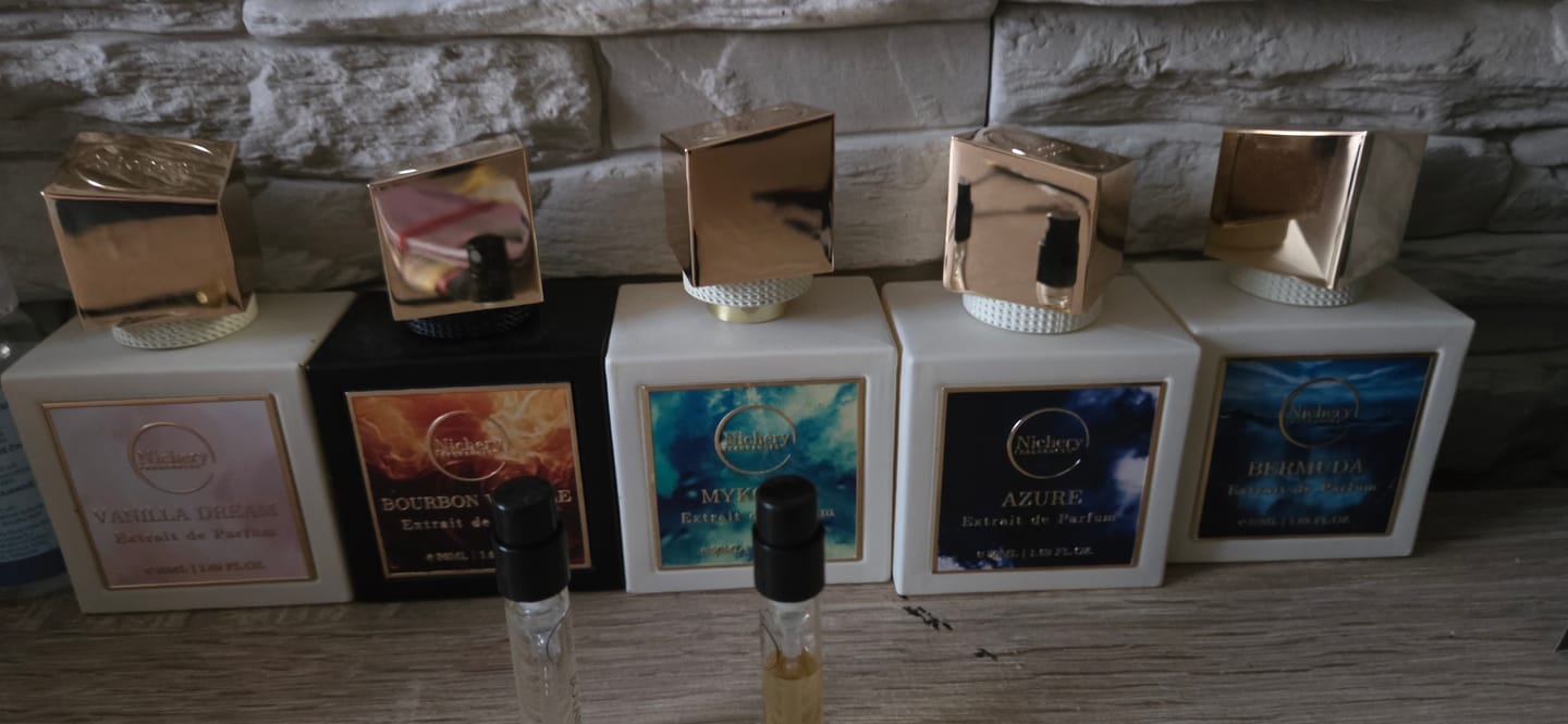 Customer photo review of Nichery Midnight Desire Extrait de Parfum - Unisex 50ml