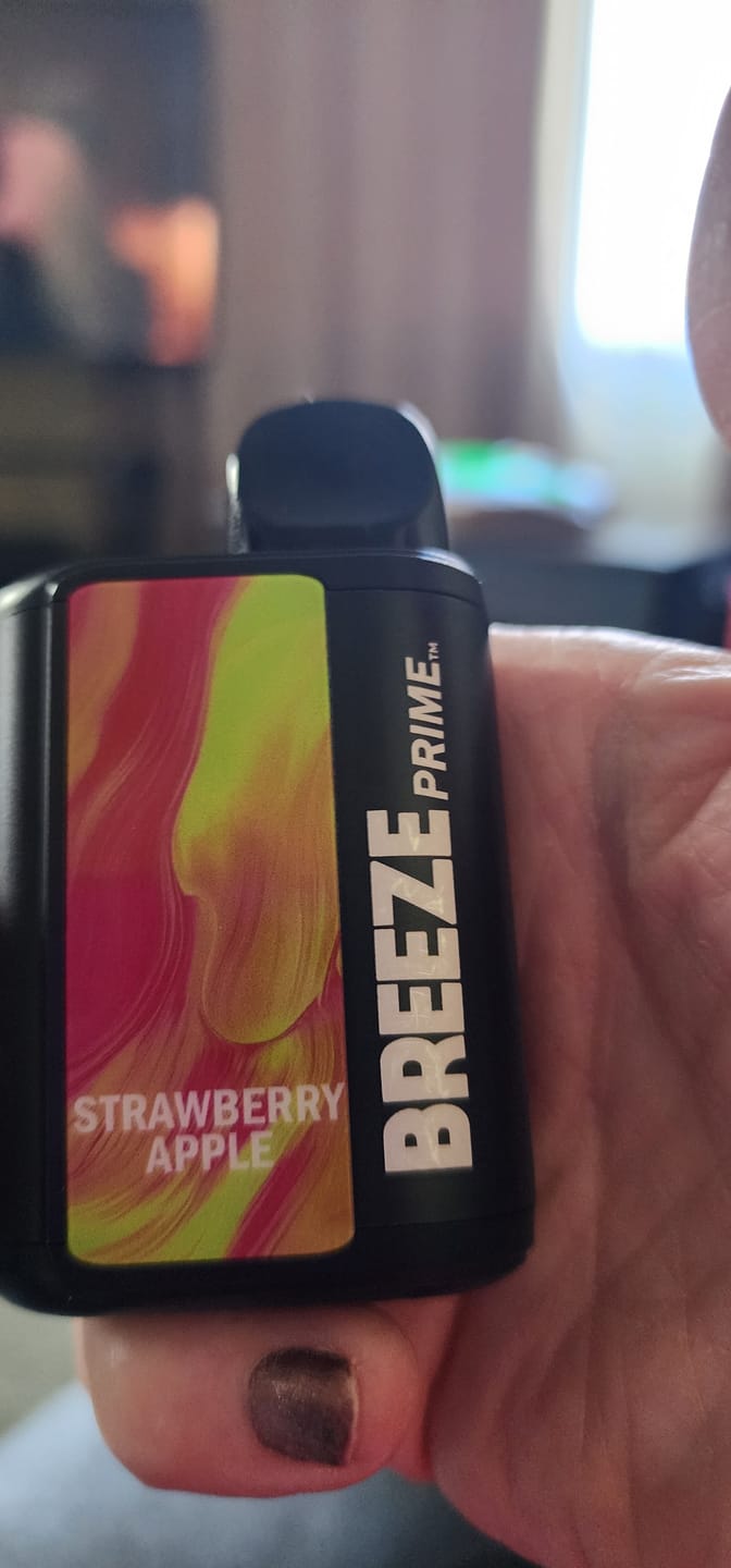Customer photo review of Breeze Prime Edition Disposable Vape