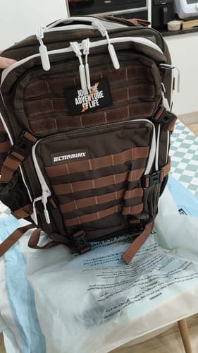 Customer photo review of Mochila Táctica V1 All In 45L Coffee