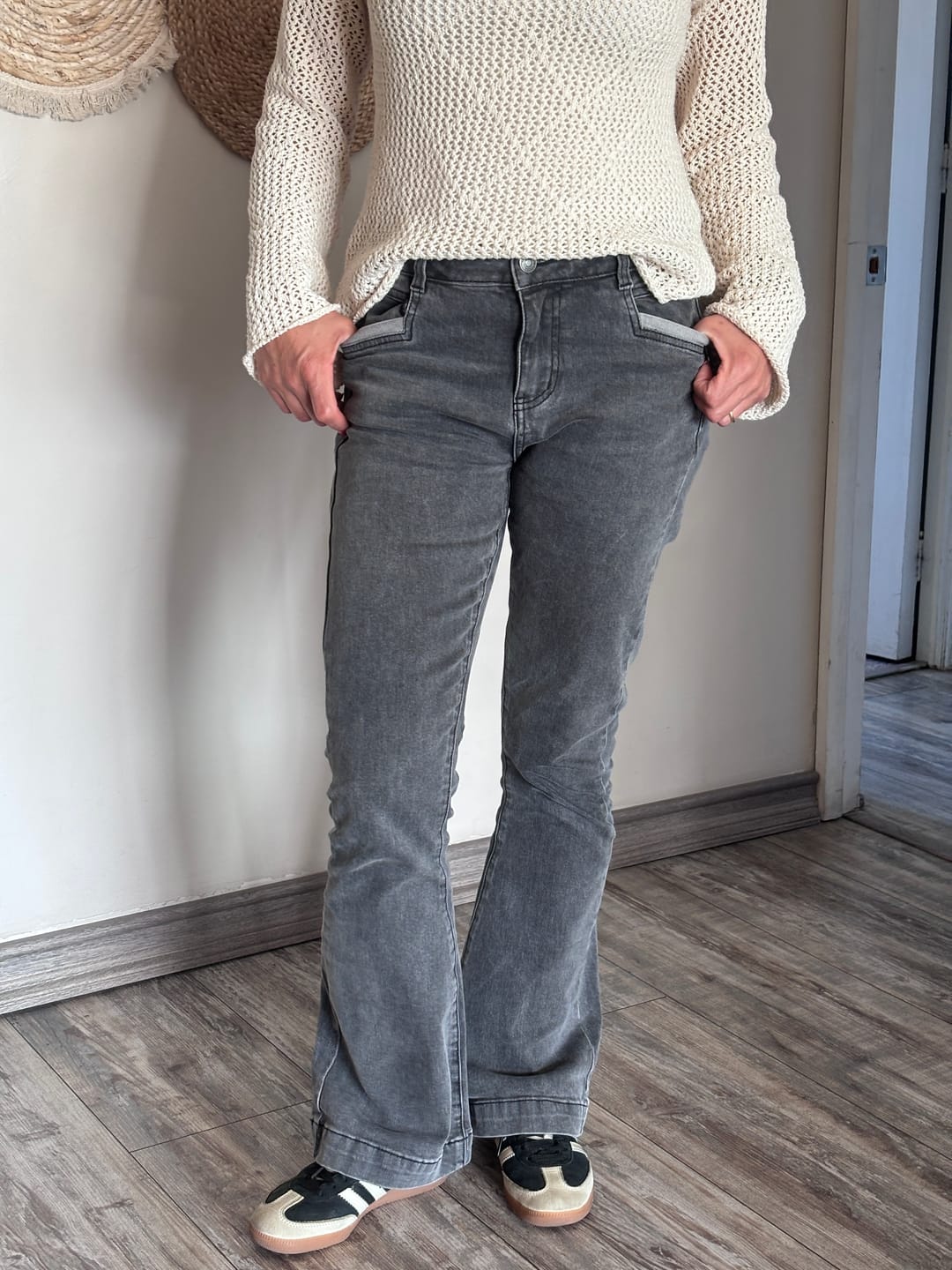 Customer photo review of Pantalón Pocket Flare Black