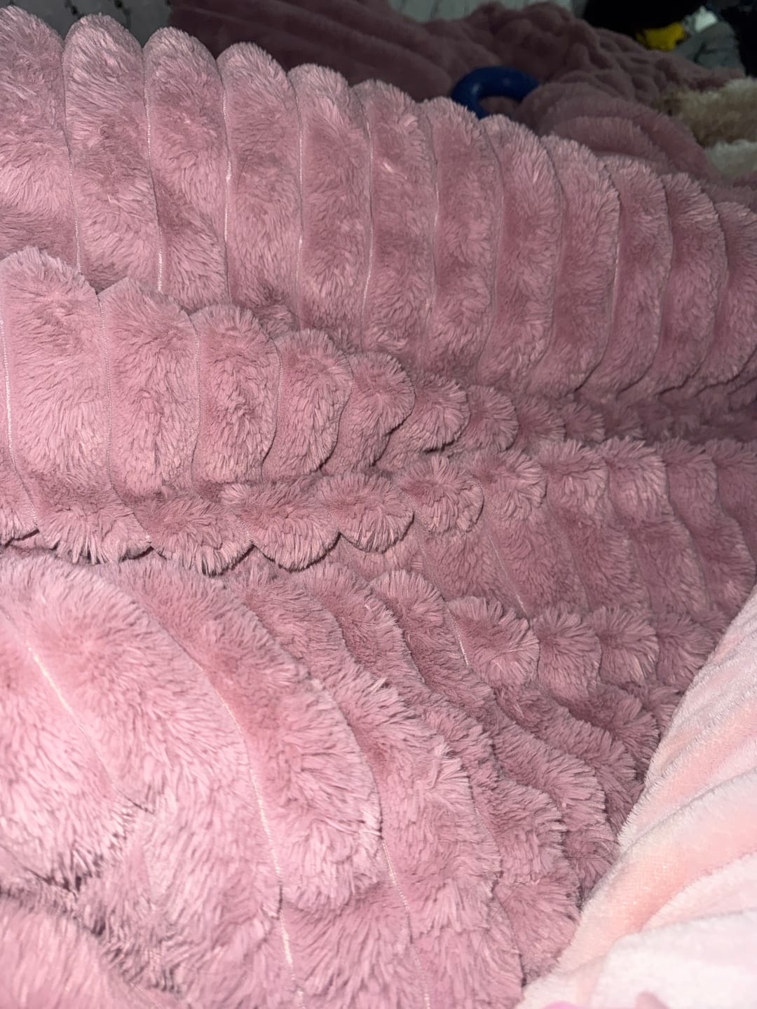 Customer photo review of Lenjerie Pat cu Pilota Inclusa, Blanita Iepure Artificiala, Cearceaf de Pat Cu Elastic, 6 Piese, Roz-C9806