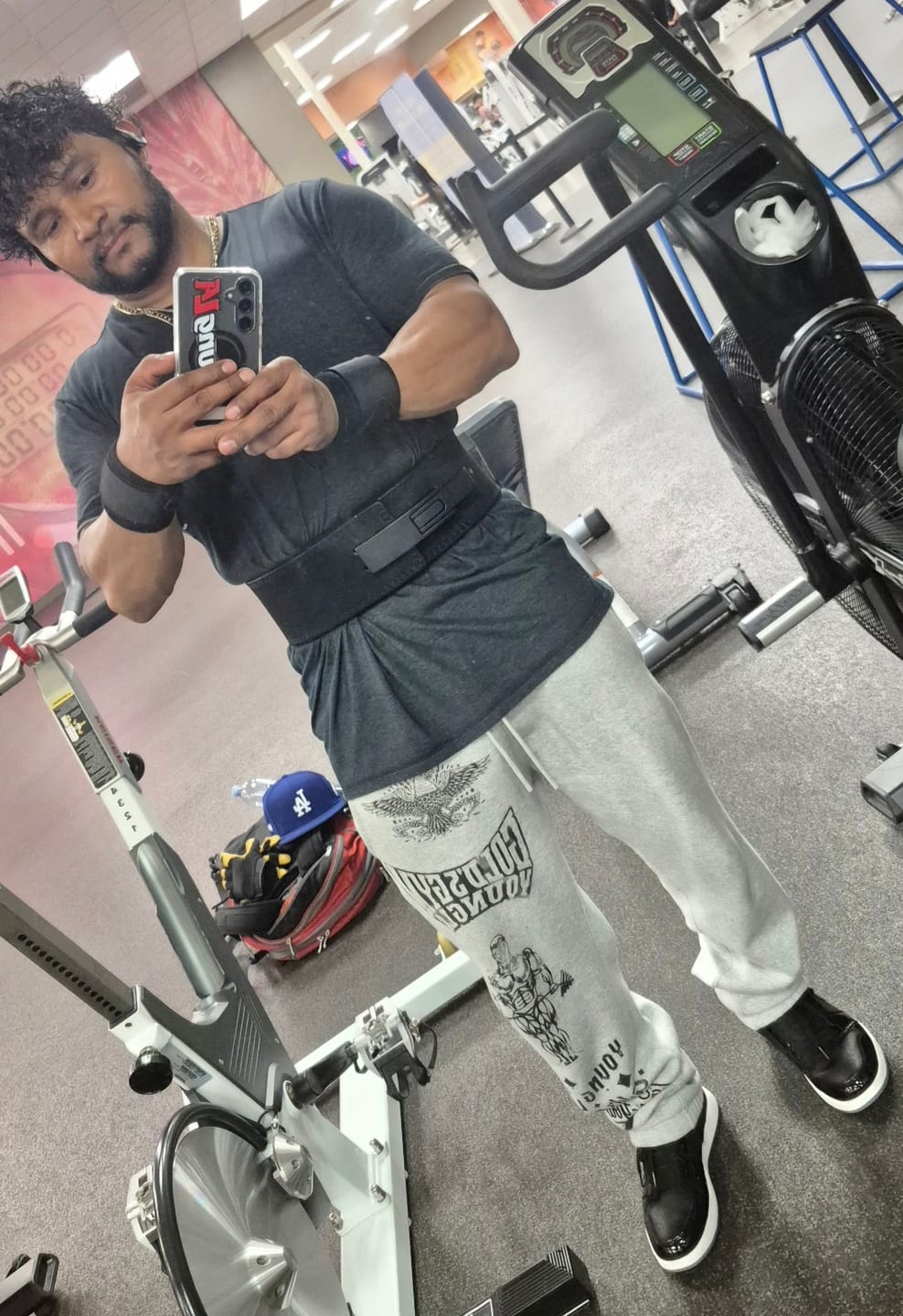 Customer photo review of 2143 - Golds Gym Immortal Joggers