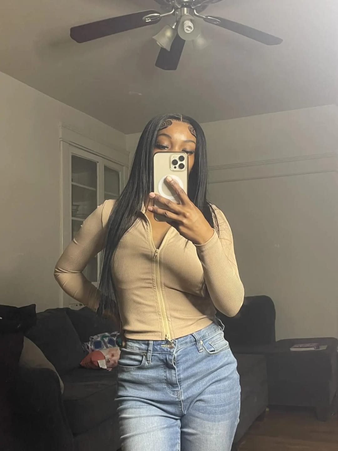 Customer photo review of More Face 13x6 HD Straight Lace Frontal Wigs Pre Bleached Knots Human Hair Wigs With Elastic Drawstring
