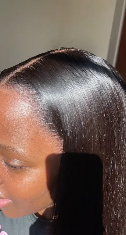 Customer photo review of More Face 13x6 HD Straight Lace Frontal Wigs Pre Bleached Knots Human Hair Wigs With Elastic Drawstring