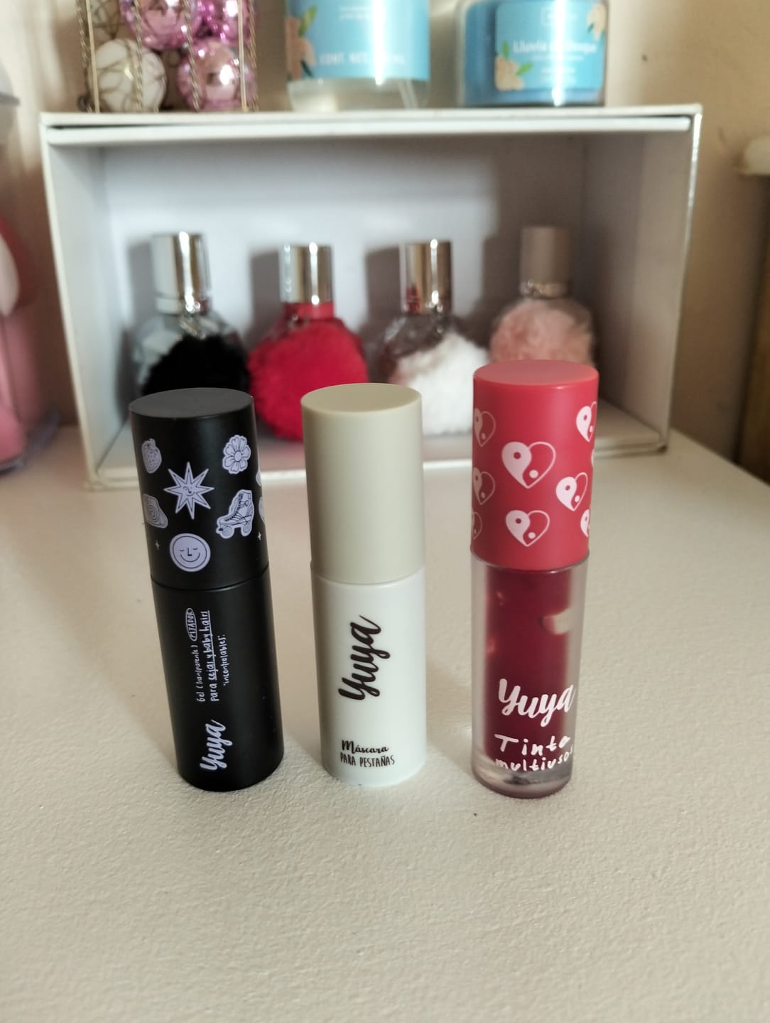 Customer photo review of Set edición especial versión mini: Máscara de pestañas 10 aceites naturales negra + gel de cejas + Tinta Ying Yang