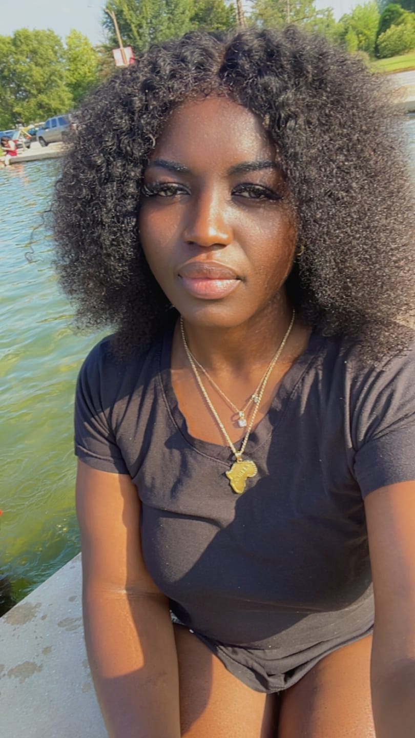 Customer photo review of DAZZLE CUSTOM NECKLACE