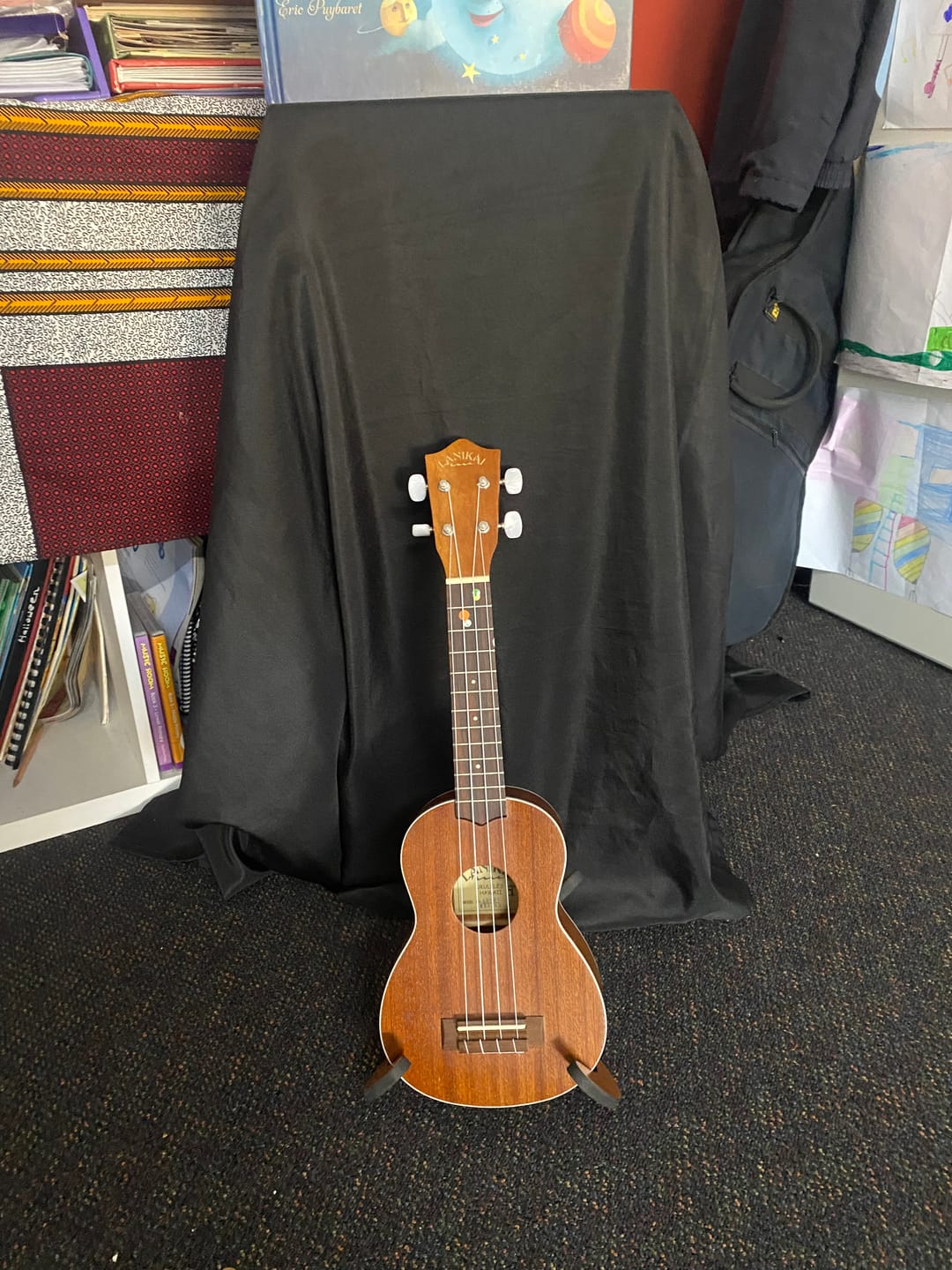 Customer photo review of Lyre Harp & Ukulele Wooden Stand