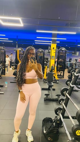 Mayerling Q. review of SET LUCKY GIRL image 1 out of 1