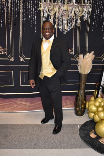 Customer photo review of Golden Plaid Jacquard Silk Men's Vest Hanky Cufflinks Tie Set