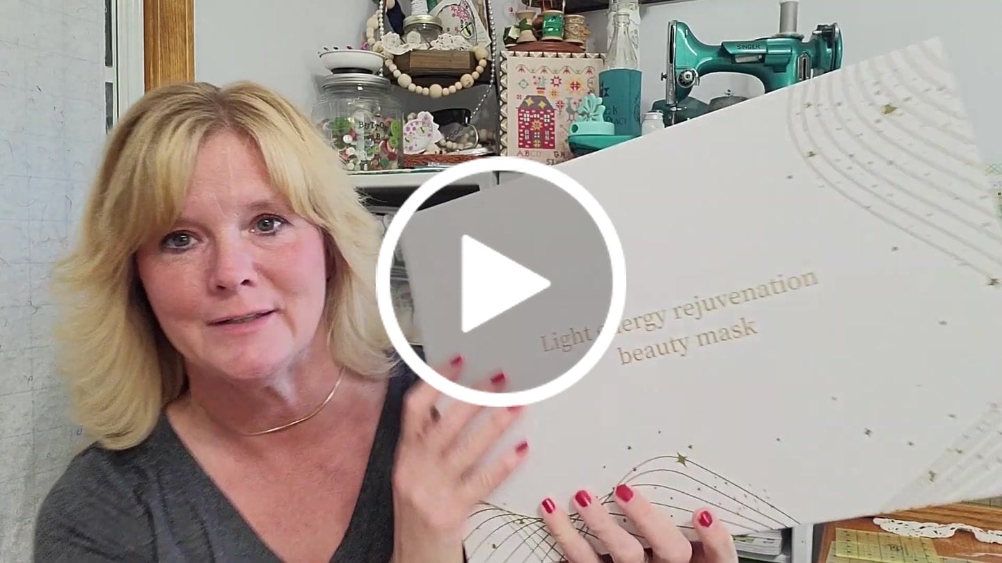 Customer video review of LED Light Therapy Face Mask –Classic Series