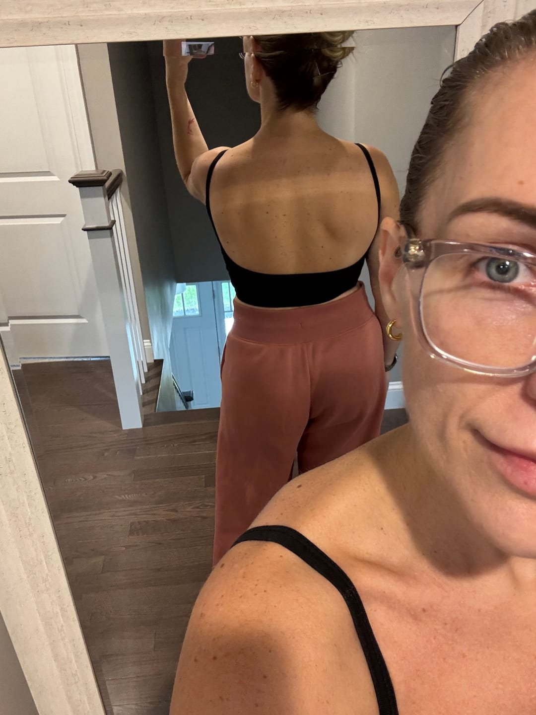 Customer photo review of Hebe Black Backless Crop Top