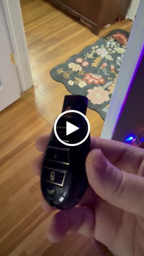 Customer video review of Car Key Penjamin by Smyle™ Labs