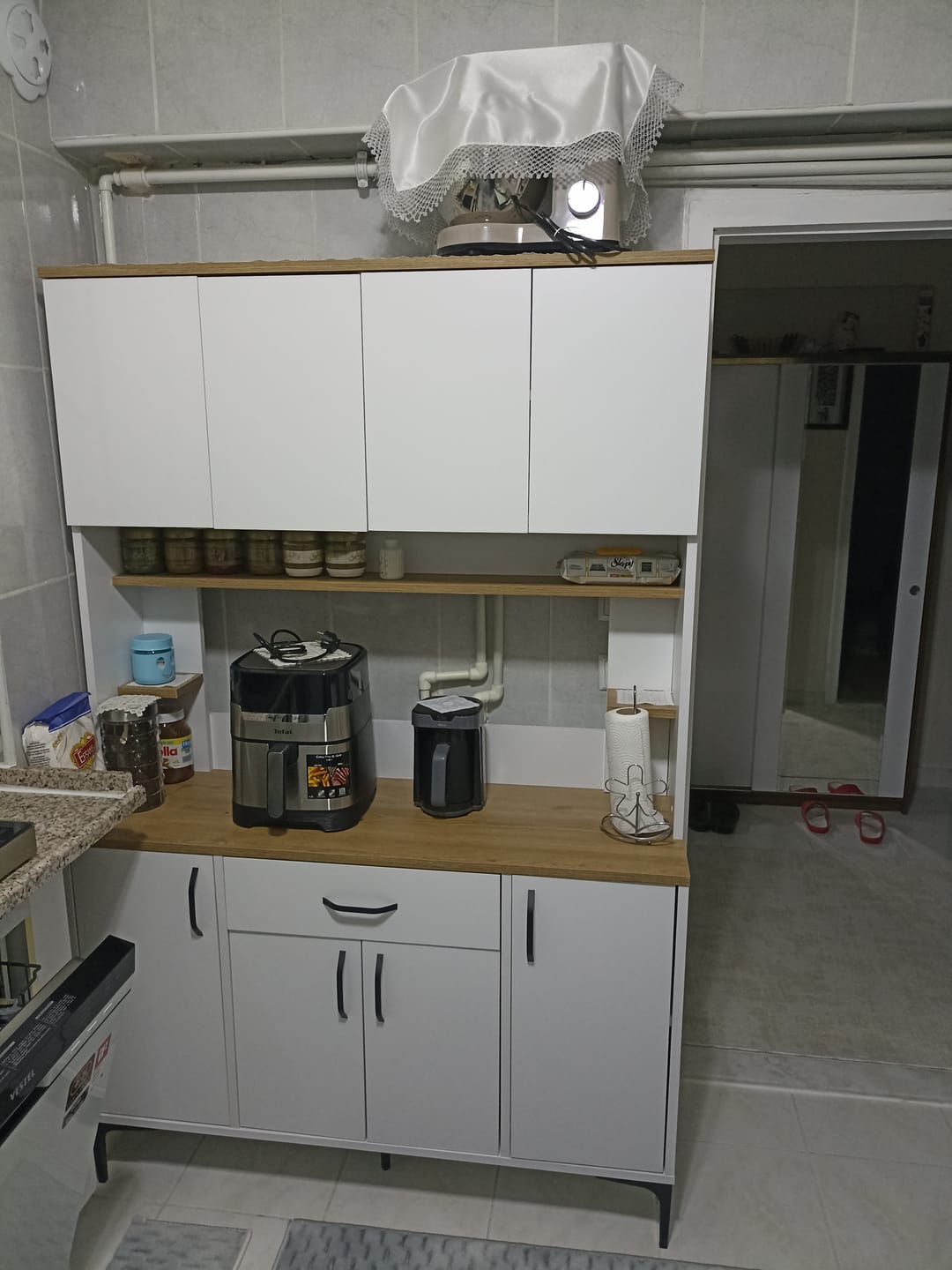 Customer photo review of Rani JE177 Çok Amaçlı Dolap 8 Kapaklı Raflı Kiler Mutfak Dolabı Sepet Ceviz - Beyaz