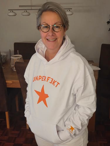Customer photo review of Heavy Raw Cotton Hoodie 100% Organic Unisex »UNPERFEKT orange«