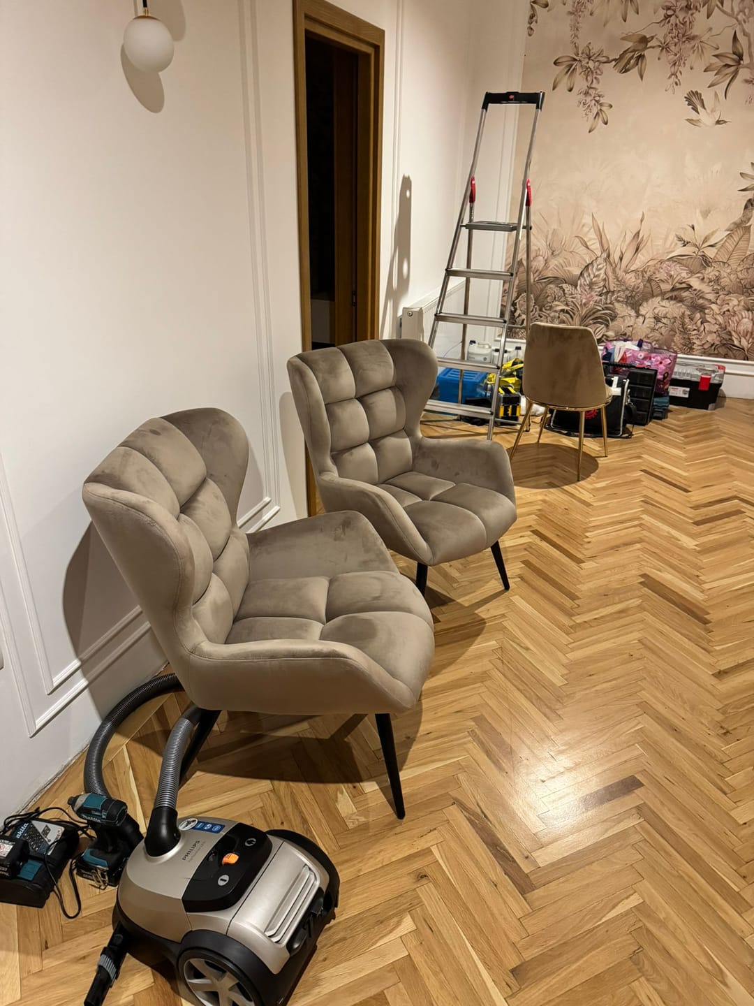 Customer photo review of Fotoliu TYRION, stofa catifelata bej - Bluvel 40, 75x86x91 cm